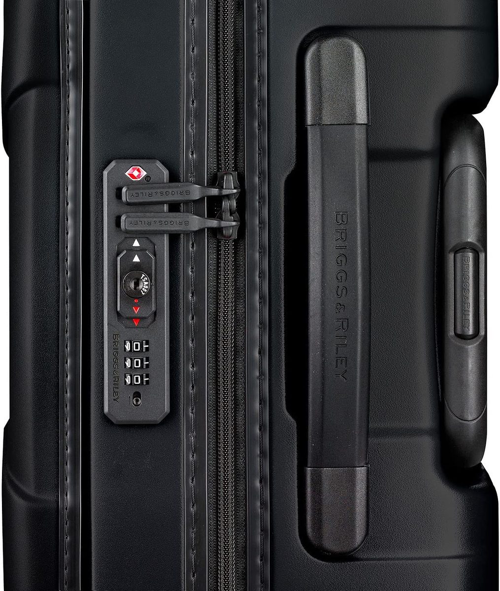 Briggs & Riley Torq Hardside 随身携带行李箱，带万向轮 22 英寸。 USB 充电端口，TSA 友好型锁具，方便使用的铰链前袋，黑色