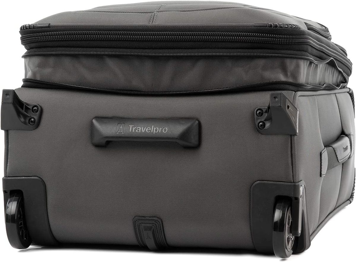 Travelpro Crew Versapack Softside 可扩展直立 2 轮行李箱，男式和女式，钛灰色，随身携带 21 英寸