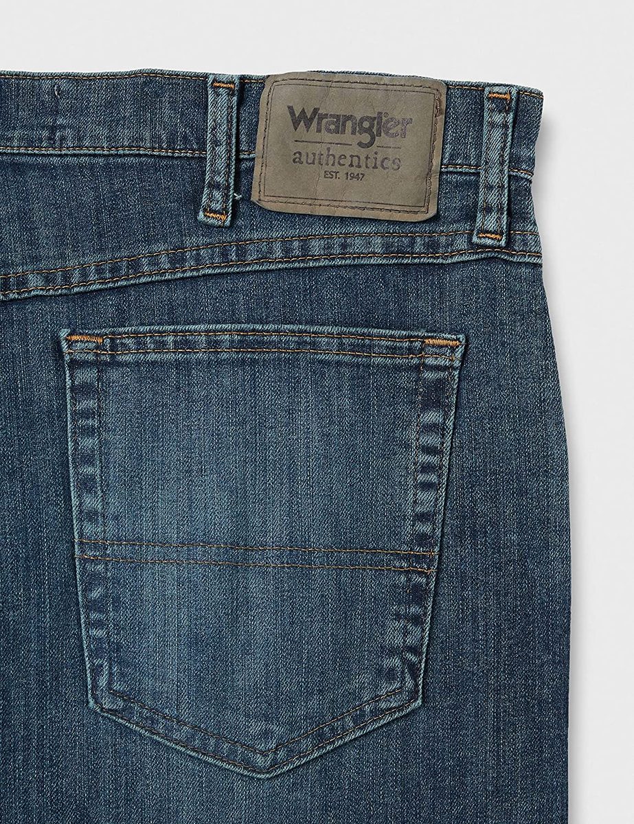Wrangler Authentics 男式经典 5 口袋标准版型 Flex 牛仔裤